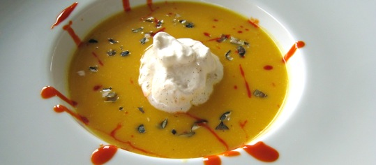 EveryDay's Kitchen - Sämige Kürbis-Lauch-Suppe mit Vanillerahm und ... EveryDay's Kitchen - Sämige Kürbis-Lauch-Suppe mit Vanillerahm und ...