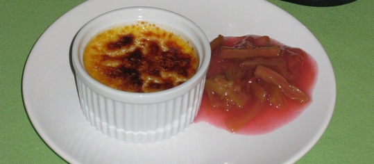EveryDay&amp;#39;s Kitchen - Rosmarin-Crème-brûlée mit Rhabarber-Kompott